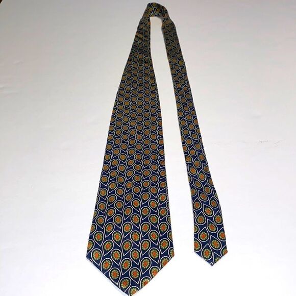 Paul Fredrick hand tailored silk tie made in USA - Picture 5 of 7